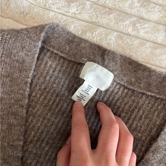 Cardigan - Picture 2 of 2